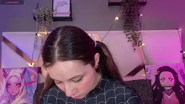 AmbarHills 1 online show from 11.08.25