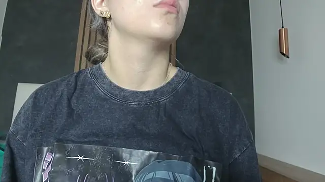 AmbarHills 1 online show from 12.22.25