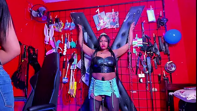 Snapshot of Madame_pain_ chatting on 12.14.24 Madame pain online show from 12.14.24