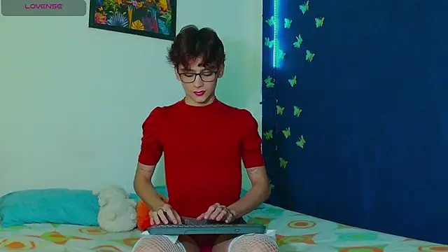 Snapshot of arnold_laurent_ chatting on 10.21.25 arnold laurent  online show from 10.21.25