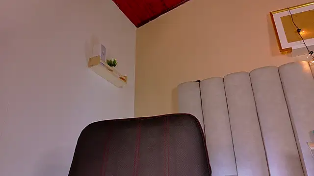 Snapshot of AbbyWathson chatting on 10.11.25 AbbyWathson online show from 10.11.25