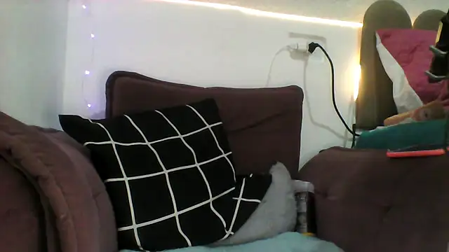 Snapshot of PollyCrush chatting on 10.22.25 PollyCrush online show from 10.22.25