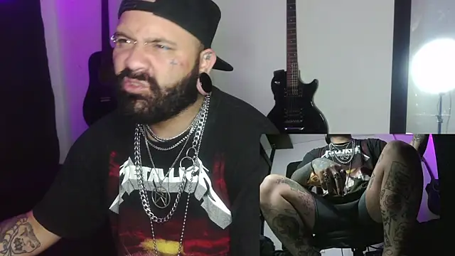 Snapshot of darkclothes chatting on 12.29.24 darkclothes online show from 12.29.24