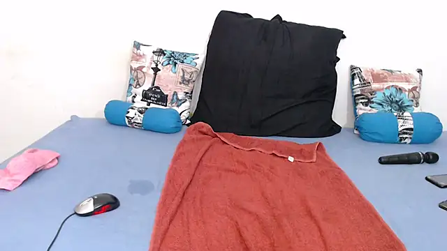 Snapshot of ThickAss90 chatting on 02.16.25 ThickAss90 online show from 02.16.25