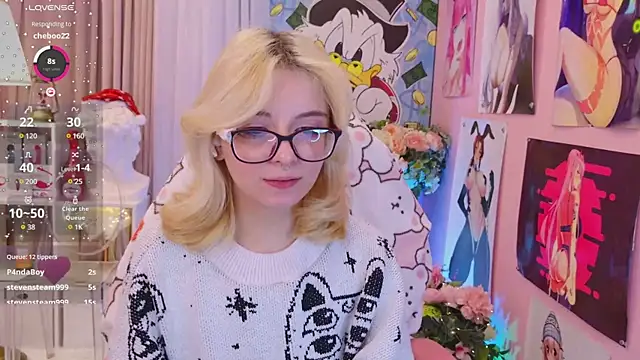 Snapshot of Coconut_Mia chatting on 12.15.24 Coconut Mia online show from 12.15.24