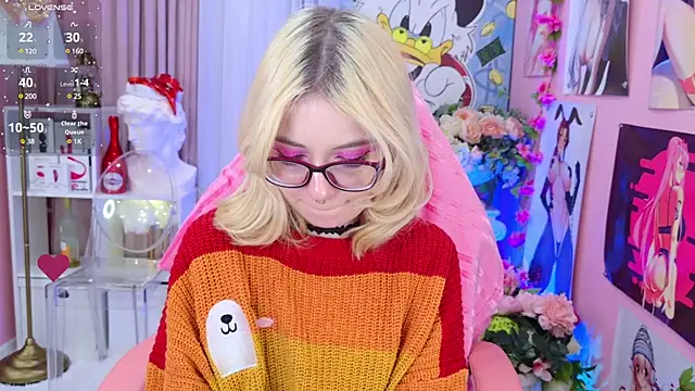 Snapshot of Coconut_Mia chatting on 12.17.24 Coconut Mia online show from 12.17.24