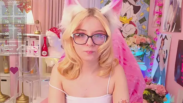 Snapshot of Coconut_Mia chatting on 12.19.24 Coconut Mia online show from 12.19.24