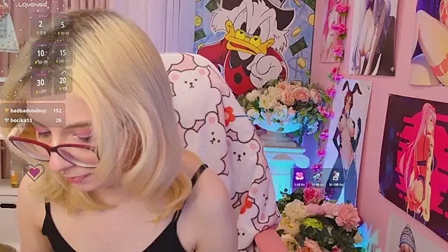 Snapshot of Coconut_Mia chatting on 12.20.24 Coconut Mia online show from 12.20.24