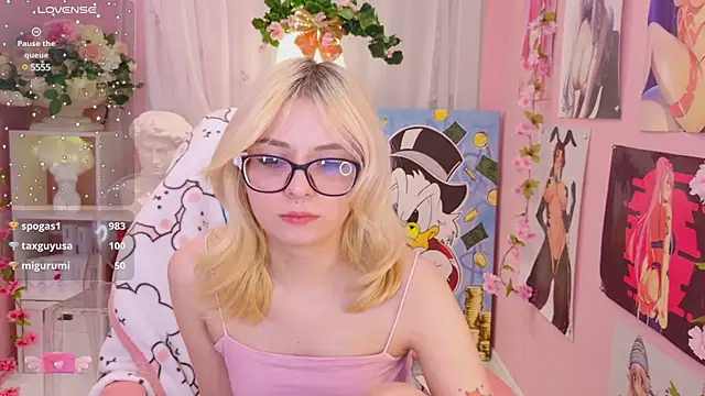 Snapshot of Coconut_Mia chatting on 12.27.24 Coconut Mia online show from 12.27.24