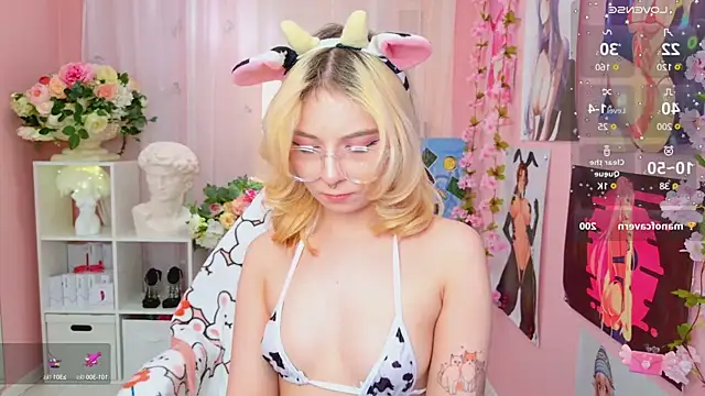 Snapshot of Coconut_Mia chatting on 01.15.25 Coconut Mia online show from 01.15.25