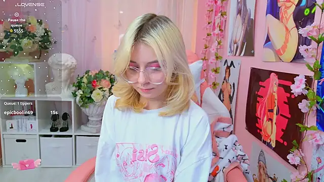 Snapshot of Coconut_Mia chatting on 01.18.25 Coconut Mia online show from 01.18.25