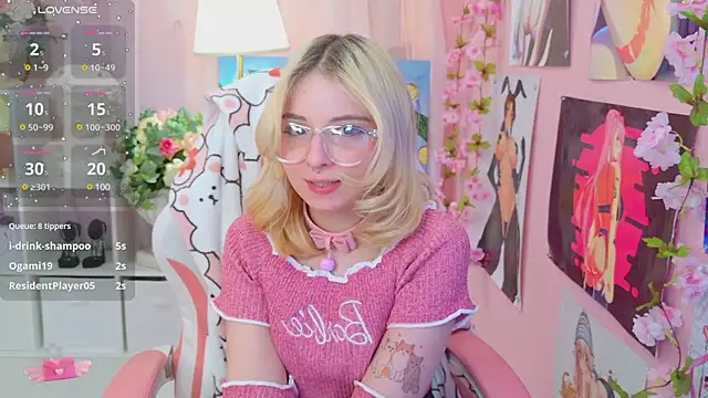 Snapshot of Coconut_Mia chatting on 01.22.25 Coconut Mia online show from 01.22.25