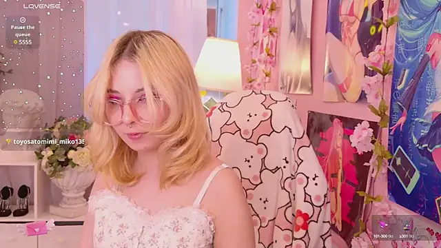 Snapshot of Coconut_Mia chatting on 01.23.25 Coconut Mia online show from 01.23.25