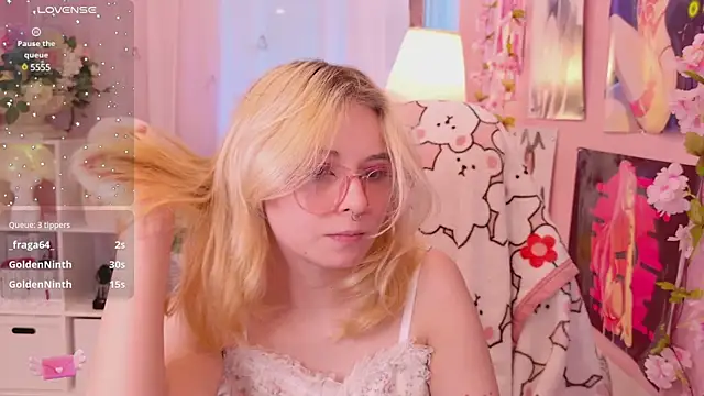 Snapshot of Coconut_Mia chatting on 01.24.25 Coconut Mia online show from 01.24.25