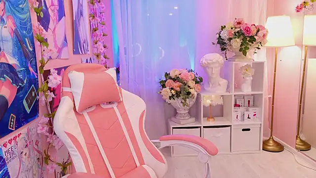 Snapshot of Coconut_Mia chatting on 03.22.25 Coconut Mia online show from 03.22.25