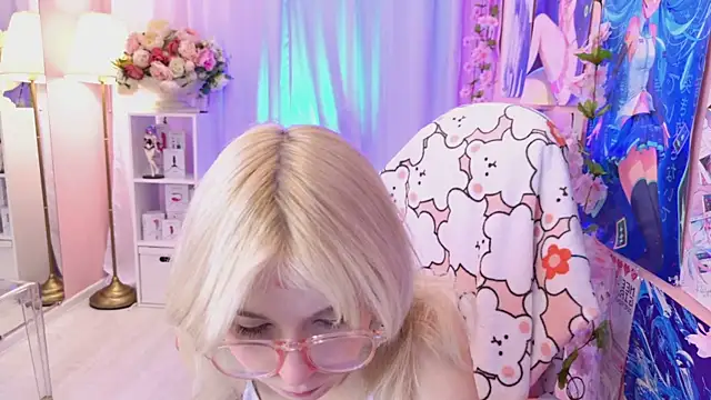 Snapshot of Coconut_Mia chatting on 09.08.25 Coconut Mia online show from 09.08.25