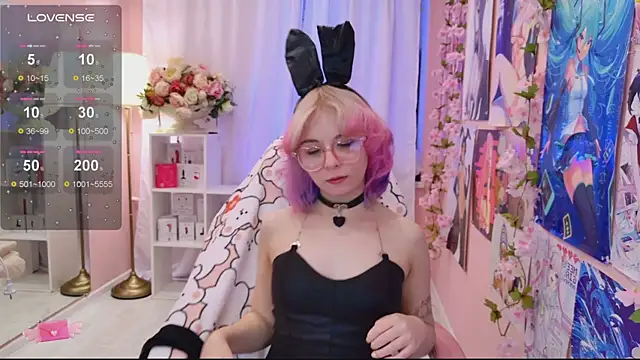 Snapshot of Coconut_Mia chatting on 09.30.25 Coconut Mia online show from 09.30.25