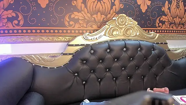 Snapshot of ice_queen_ chatting on 01.11.25 ice queen online show from 01.11.25