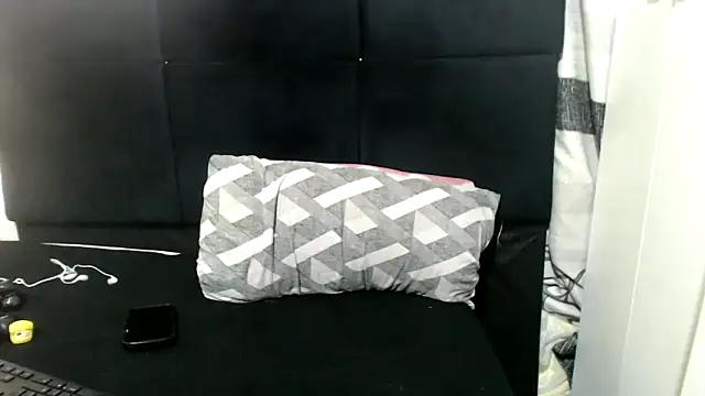 Snapshot of SweetHotBabby18 chatting on 09.20.25 SweetHotBabby18 online show from 09.20.25