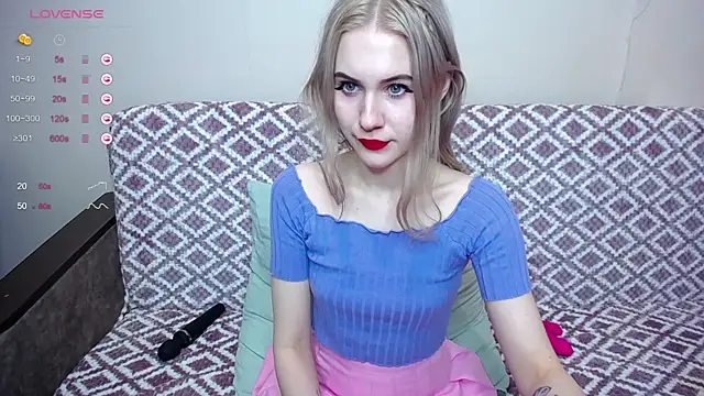 Olivia Graceee online show from 12.18.24