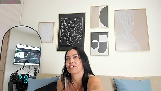 Evawalker  online show from 01.18.25