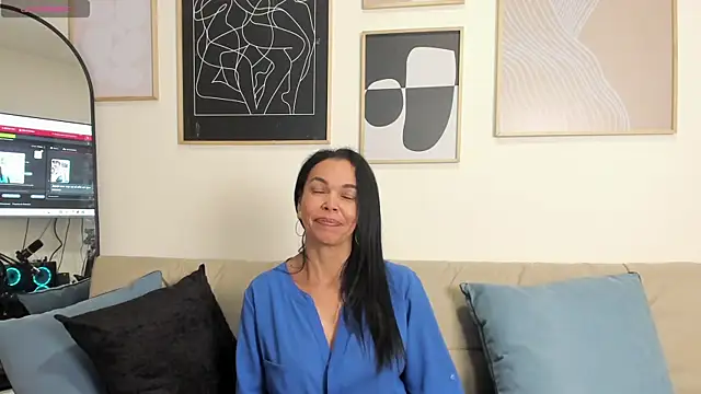 Evawalker  online show from 01.19.25