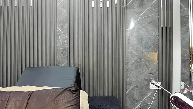 SaraiEvans online show from 09.25.25