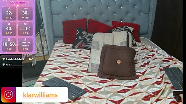 Snapshot of klarwillians chatting on 10.17.25 klarwillians online show from 10.17.25