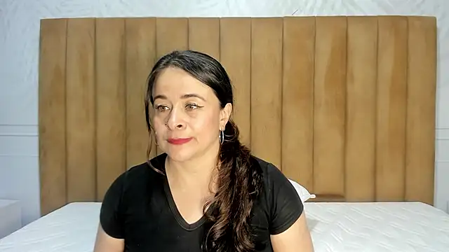 Daphne81  online show from 01.04.25