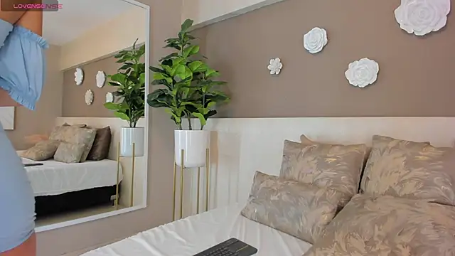 AylinMillerxs online show from 02.04.25