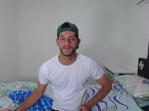 Snapshot of dirty_boy_horny chatting on 11.29.25 dirty boy horny online show from 11.29.25