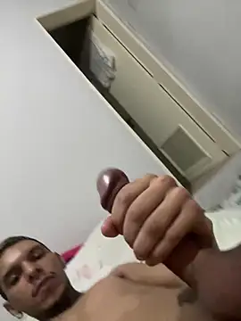 Snapshot of Brito06 chatting on 12.09.24 Brito06 online show from 12.09.24