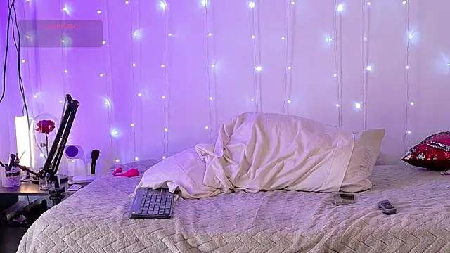 aryalovejoy online show from 02.18.25