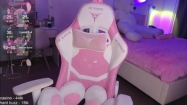 molly murrrr online show from 10.28.25