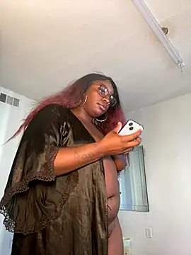 LillShayy online show from 10.12.25