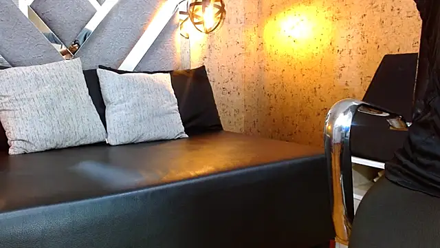 Snapshot of Michelle_Brito1 chatting on 02.23.25 Michelle Brito1 online show from 02.23.25