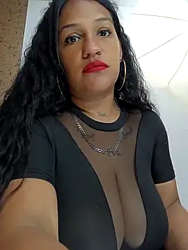 Snapshot of Michelle_Brito1 chatting on 03.10.25 Michelle Brito1 online show from 03.10.25