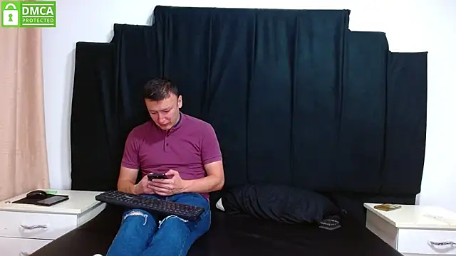 Hot-Couple--18 online show from 01.20.25