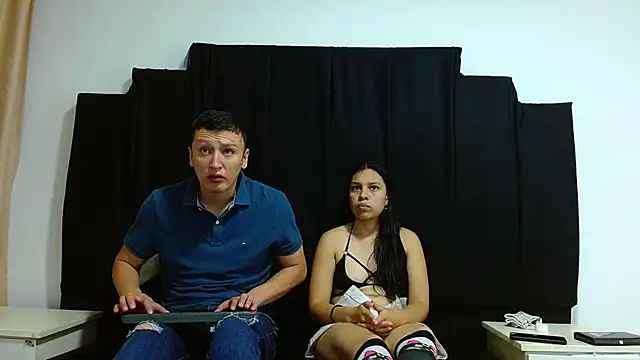 Hot-Couple--18 online show from 01.25.25