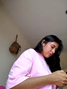  maiahairy  online show from 11.18.25