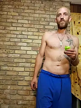 Snapshot of 5g4ever chatting on 09.24.25 5g4ever online show from 09.24.25