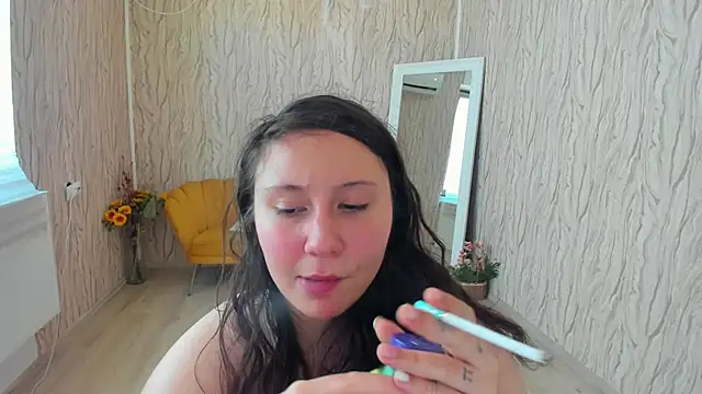 AishaRouhi online show from 01.09.25