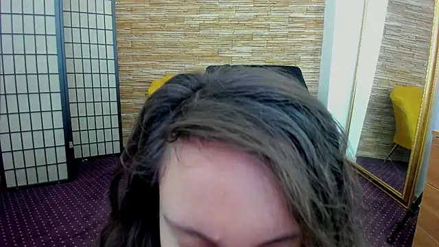 AishaRouhi online show from 11.11.25