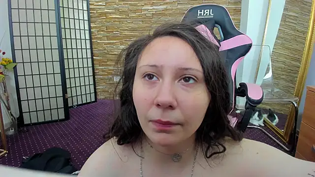 AishaRouhi online show from 12.04.25