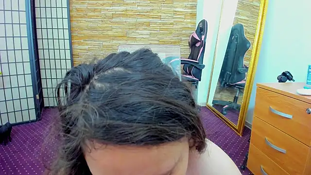 AishaRouhi online show from 12.19.25