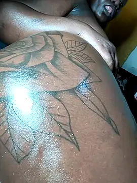 Snapshot of Hugemassivebootie chatting on 09.20.25 Hugemassivebootie online show from 09.20.25