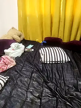 Snapshot of Hugemassivebootie chatting on 10.08.25 Hugemassivebootie online show from 10.08.25