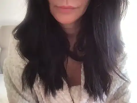 Snapshot of paolajonez chatting on 07.19.26 paolajonez online show from 07.19.26