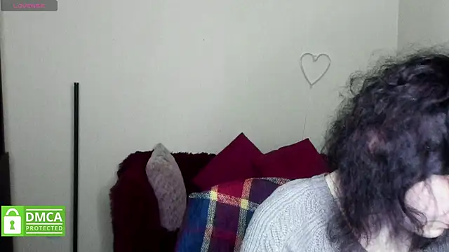 Snapshot of Muse_kitty_jenia chatting on 10.20.25 Muse kitty jenia online show from 10.20.25