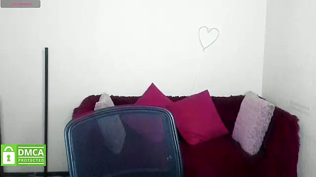 Snapshot of Muse_kitty_jenia chatting on 10.24.25 Muse kitty jenia online show from 10.24.25